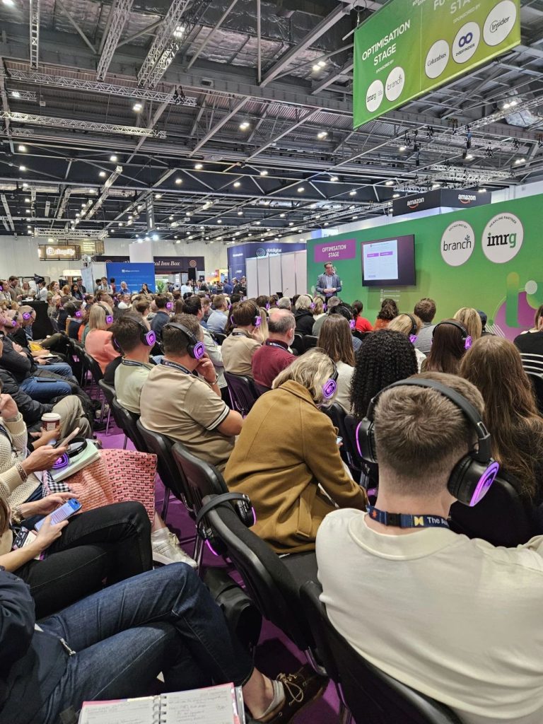 richard delivering a keynote at the ecommerce expo